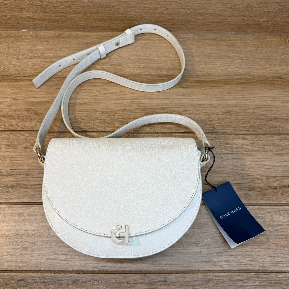 New COLE HAAN Classic Ivory Shoulder Crossbody Pebbled Leather EVIE Saddle Bag